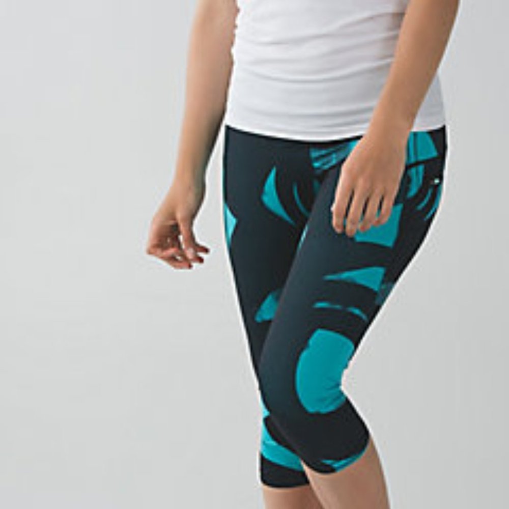 Lululemon Run Top Speed Crop; Full on Luxtreme;